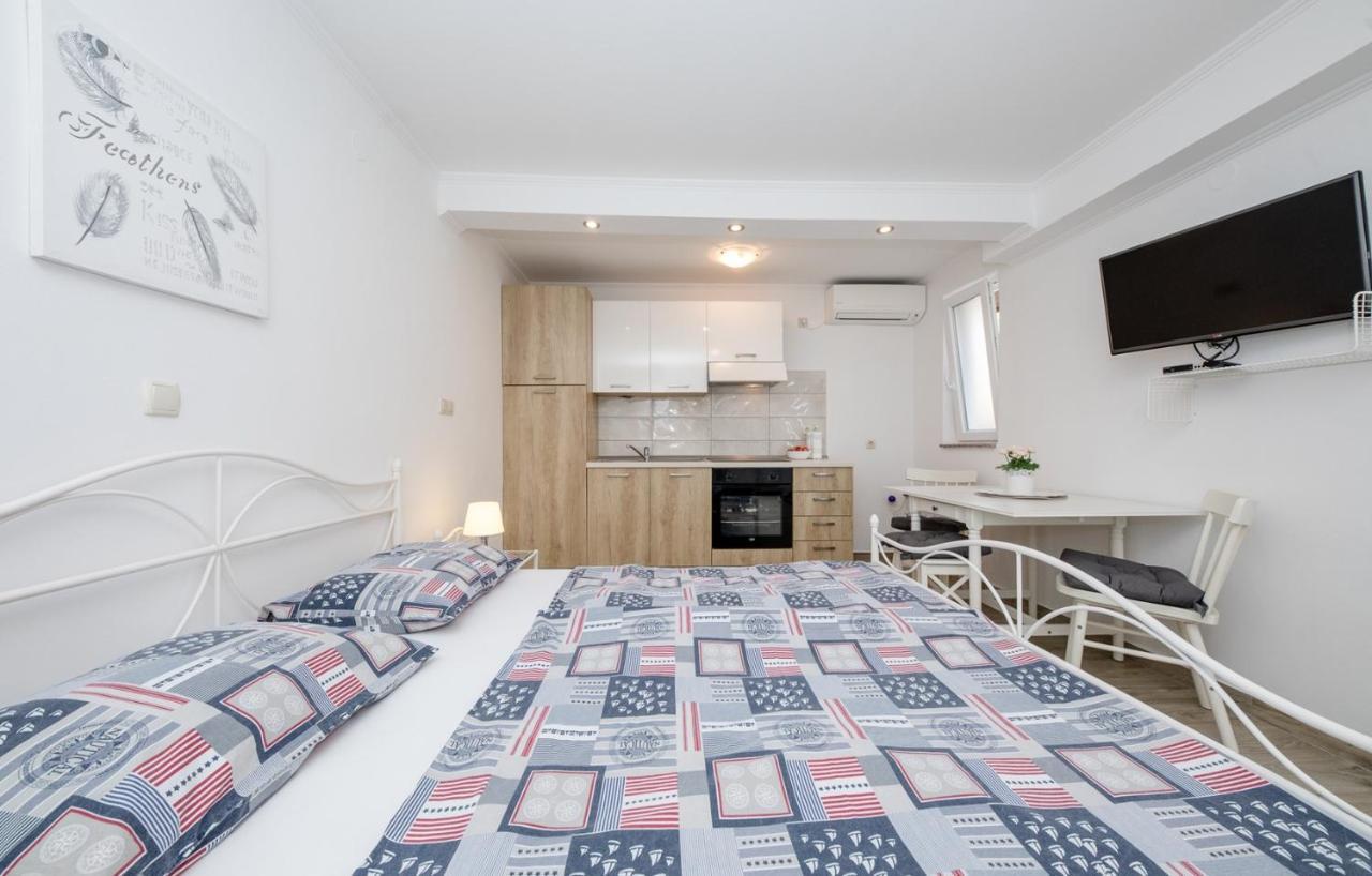 Apartments Makaus Supetarska Draga Dış mekan fotoğraf