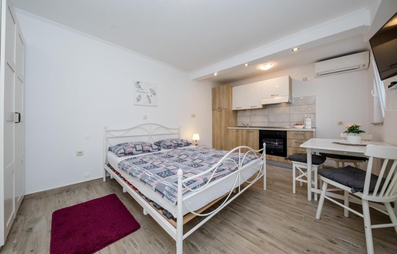 Apartments Makaus Supetarska Draga Dış mekan fotoğraf